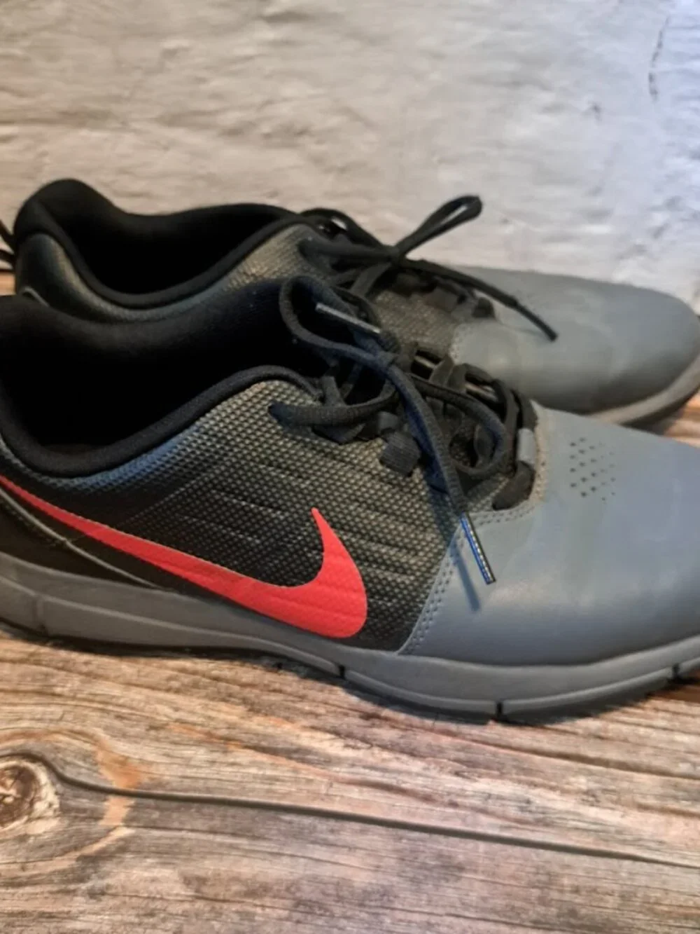 Nike Explorer CTRL spikeless golf shoes in grey black and orange Men's size 8